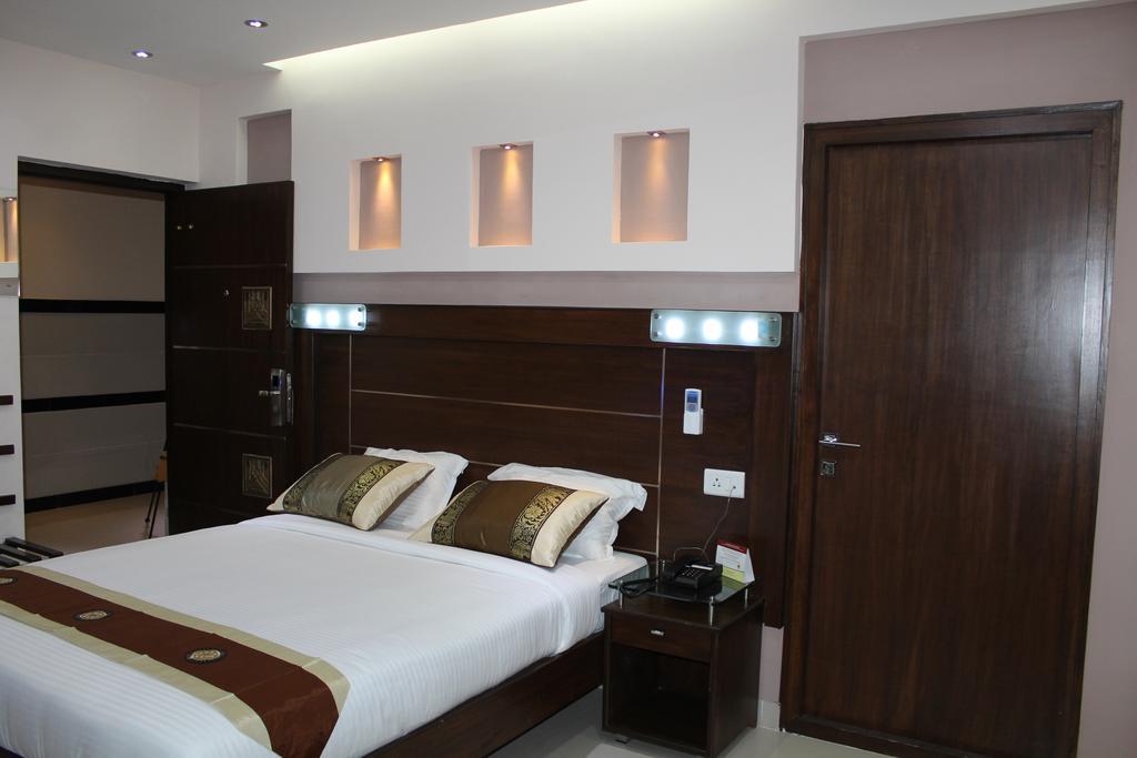 Maple Suites Bangalore Exterior photo