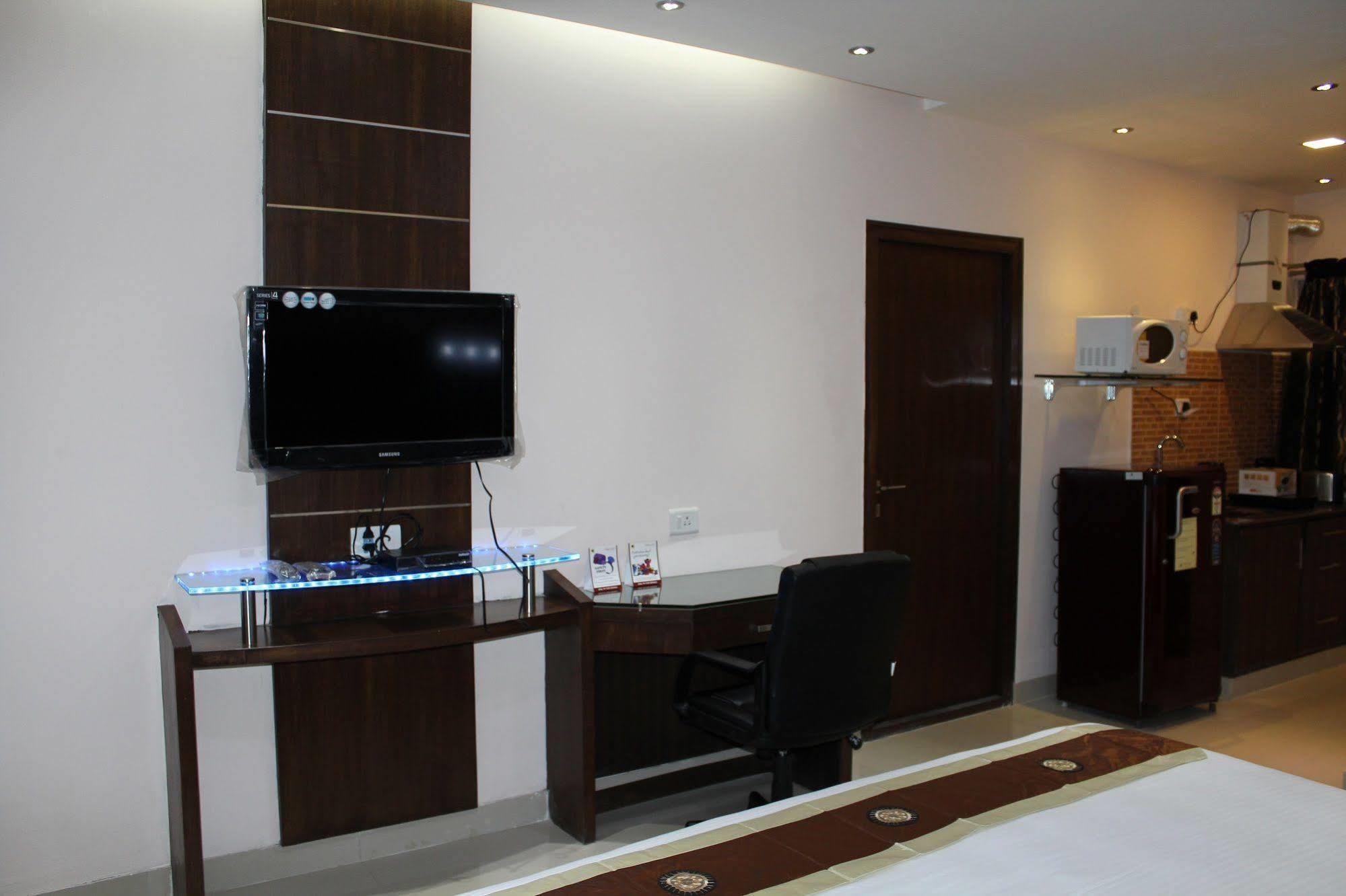 Maple Suites Bangalore Exterior photo
